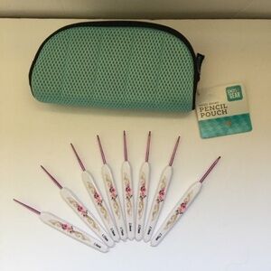8Pcs pink Plastic Handle Aluminum Crochet Hooks 

Knitting Needle Set 1mm-2.75mm